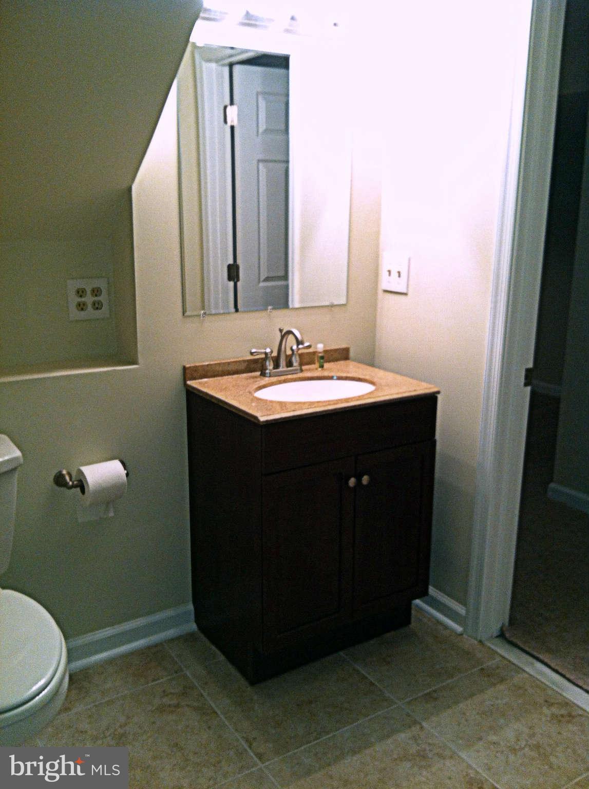 2746 Plainfield Road Baltimore, MD 21222 - Photo 17 of 23 Bath