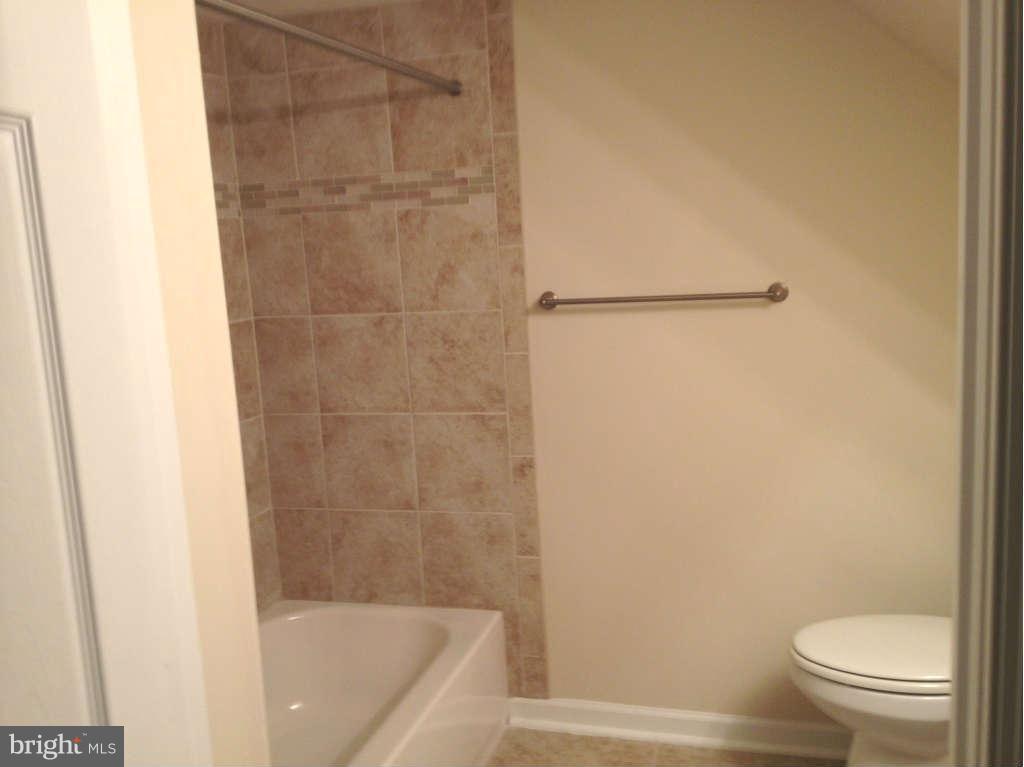 2746 Plainfield Road Baltimore, MD 21222 - Photo 18 of 23 Bath