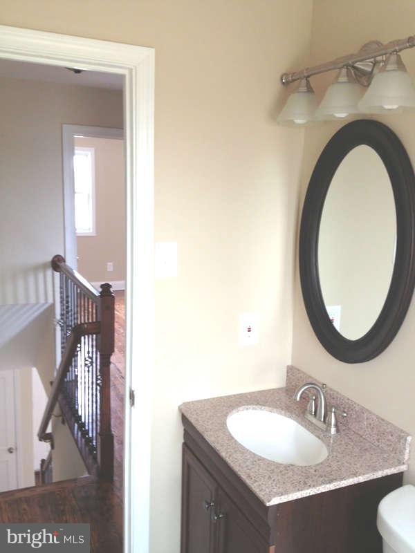 2746 Plainfield Road Baltimore, MD 21222 - Photo 9 of 23 Bath