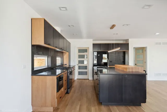 $1,599,000 | 1752 MacLean Court, Glenview, IL 60025