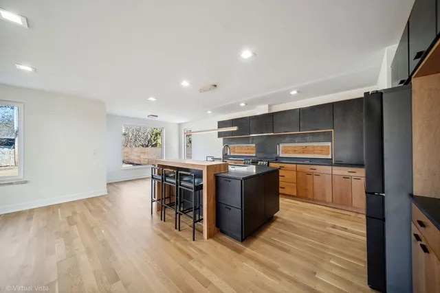 $1,599,000 | 1752 MacLean Court, Glenview, IL 60025