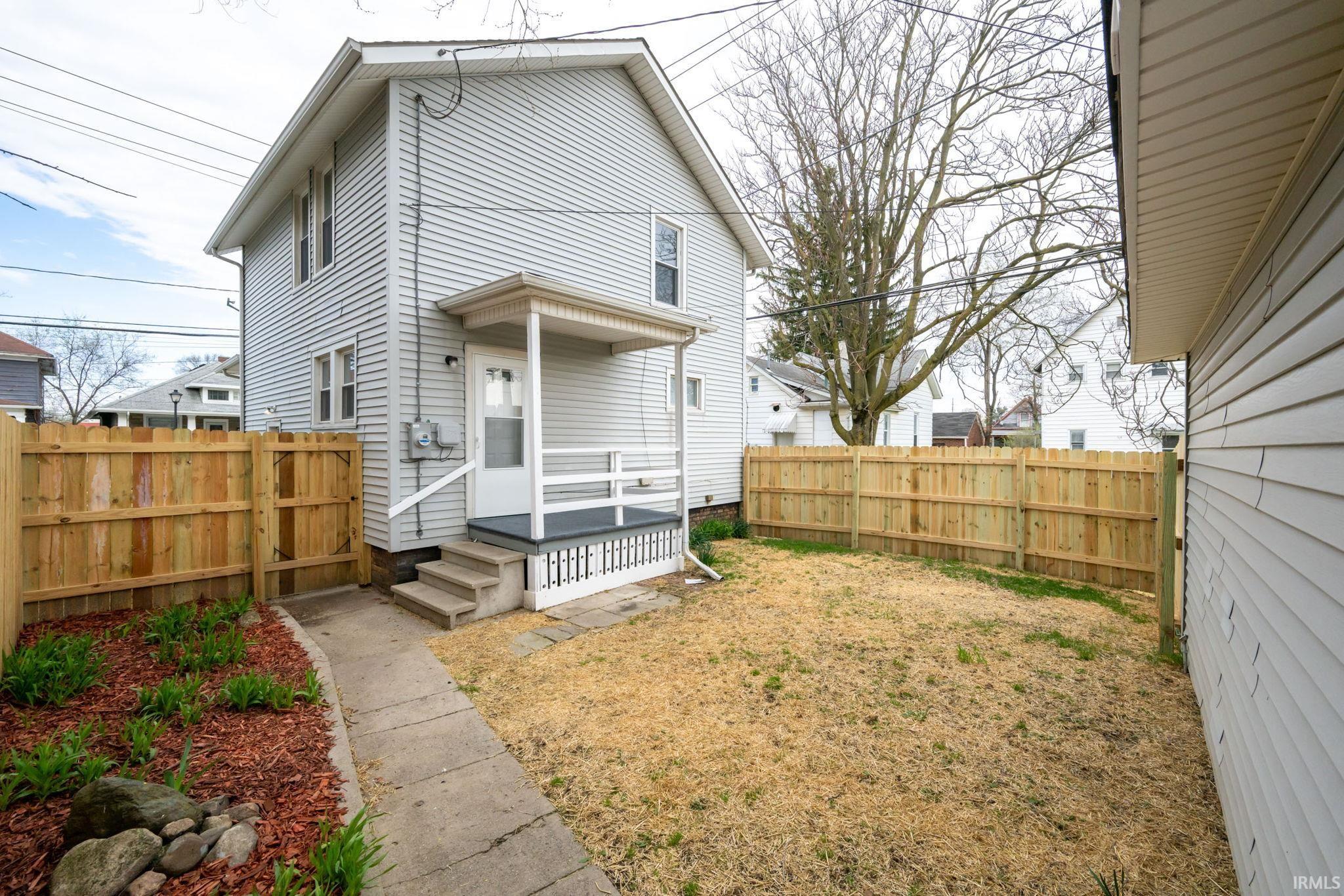 1817 Riedmiller Avenue Fort Wayne, IN 46802 - Photo 4 of 34