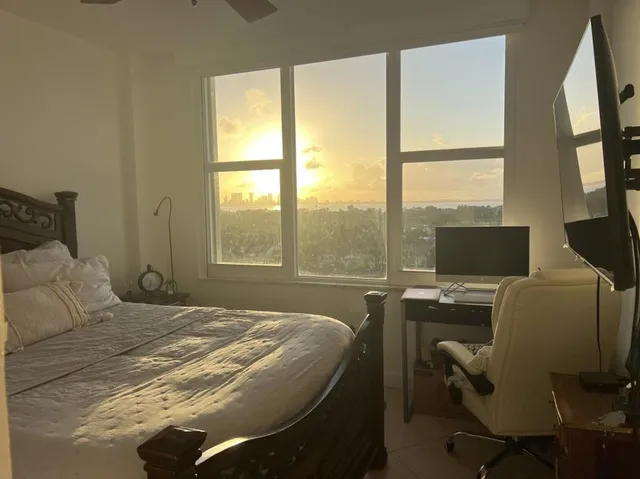 $4,995 | 5600 Collins Avenue, Unit 11P, Miami Beach, FL 33140