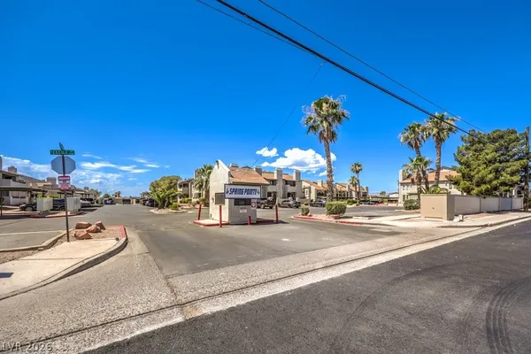 $1,025 | 2981 Country Manor Lane, Unit 122, Las Vegas, NV 89115