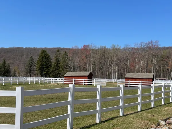 $899,000 | 8 Kickapoo Drive, Hazleton, PA 18202