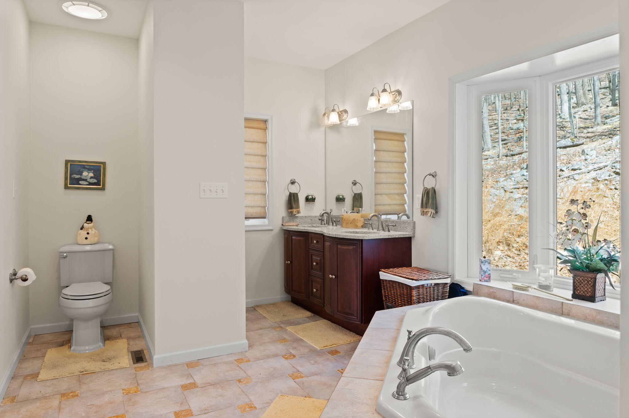 8 Kickapoo Drive Hazleton, PA 18202 - Photo 26 of 121 Master bathroom