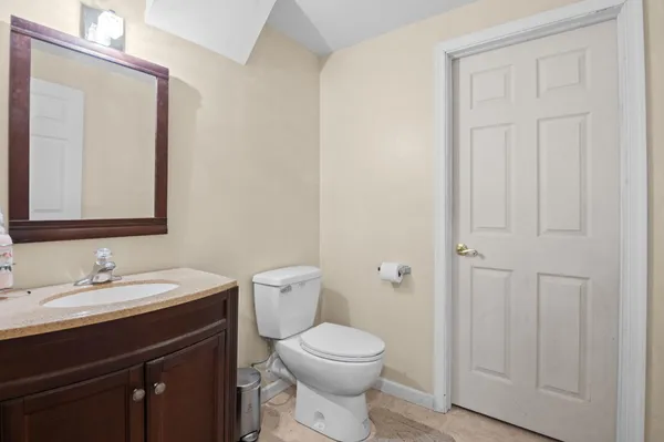 $899,000 | 8 Kickapoo Drive, Hazleton, PA 18202