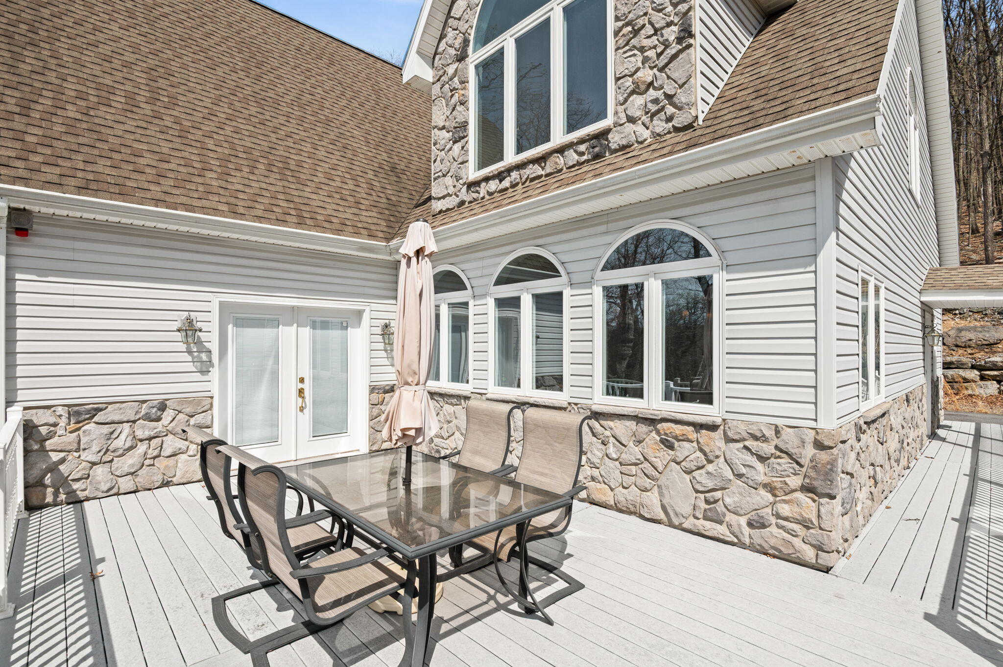 8 Kickapoo Drive Hazleton, PA 18202 - Photo 73 of 121 Deck area