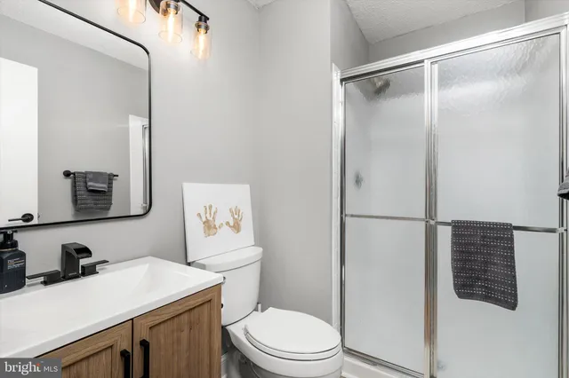 $345,000 | 38 Chambord Court, Hamilton, NJ 08619