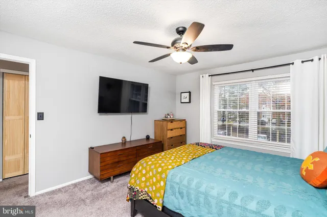 $345,000 | 38 Chambord Court, Hamilton, NJ 08619