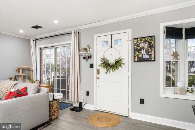 $345,000 | 38 Chambord Court, Hamilton, NJ 08619