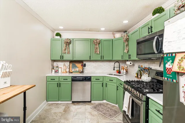 $345,000 | 38 Chambord Court, Hamilton, NJ 08619