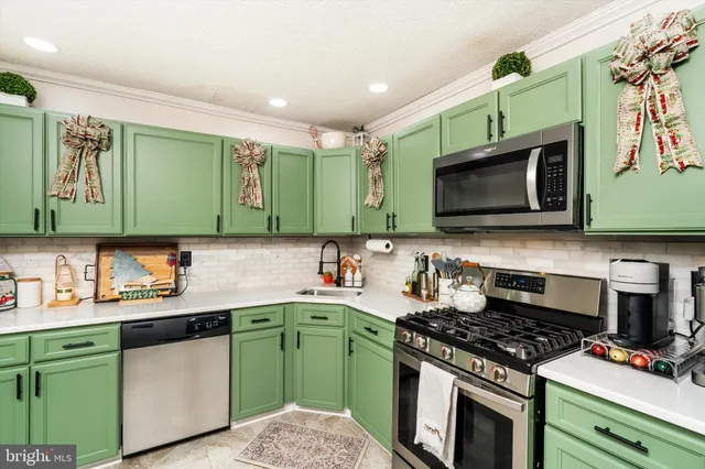 $345,000 | 38 Chambord Court, Hamilton, NJ 08619