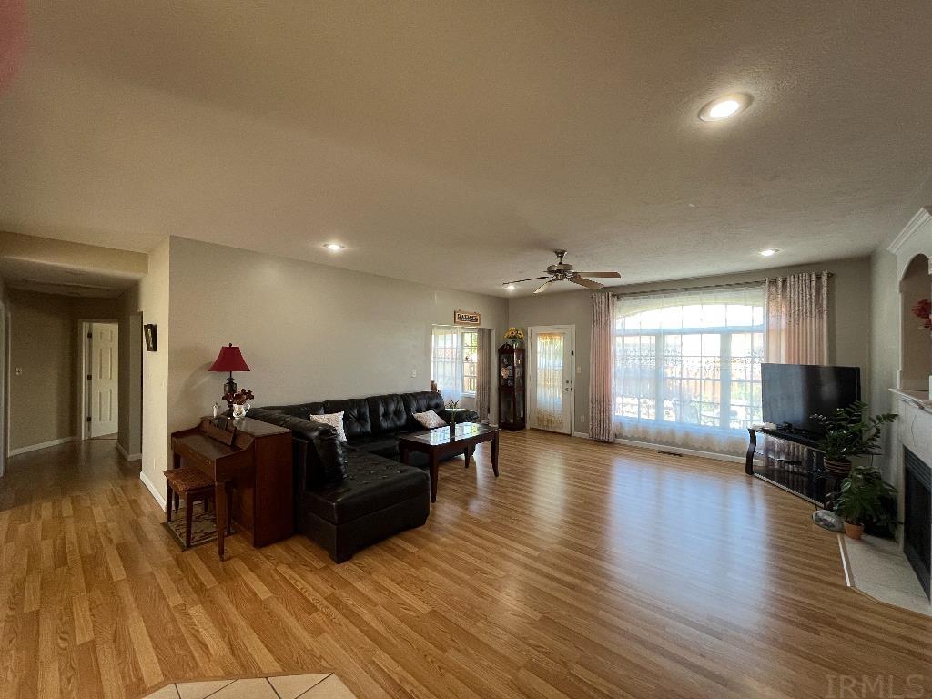 5304 West Petty Road Muncie, IN 47304 - Photo 4 of 25 Gallery Image 4