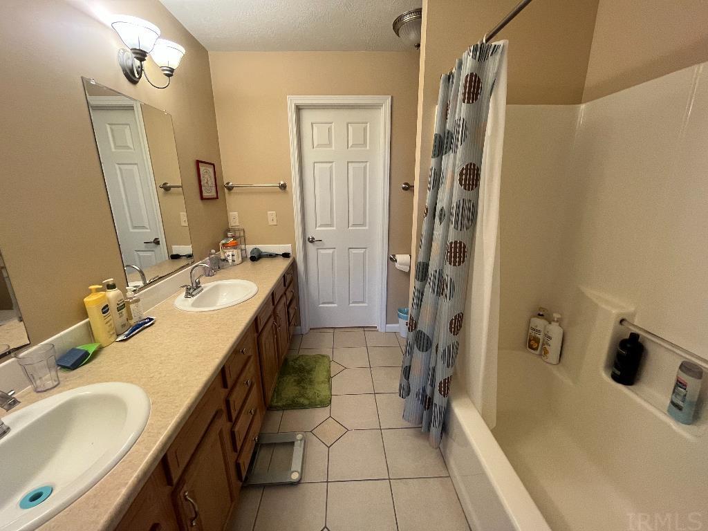 5304 West Petty Road Muncie, IN 47304 - Photo 9 of 25 Gallery Image 9