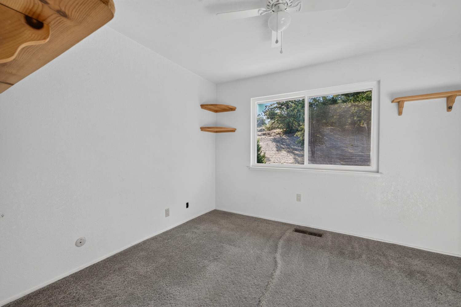 18095 Applegate Road Applegate, CA 95703 - Photo 27 of 55 Gallery Image 27