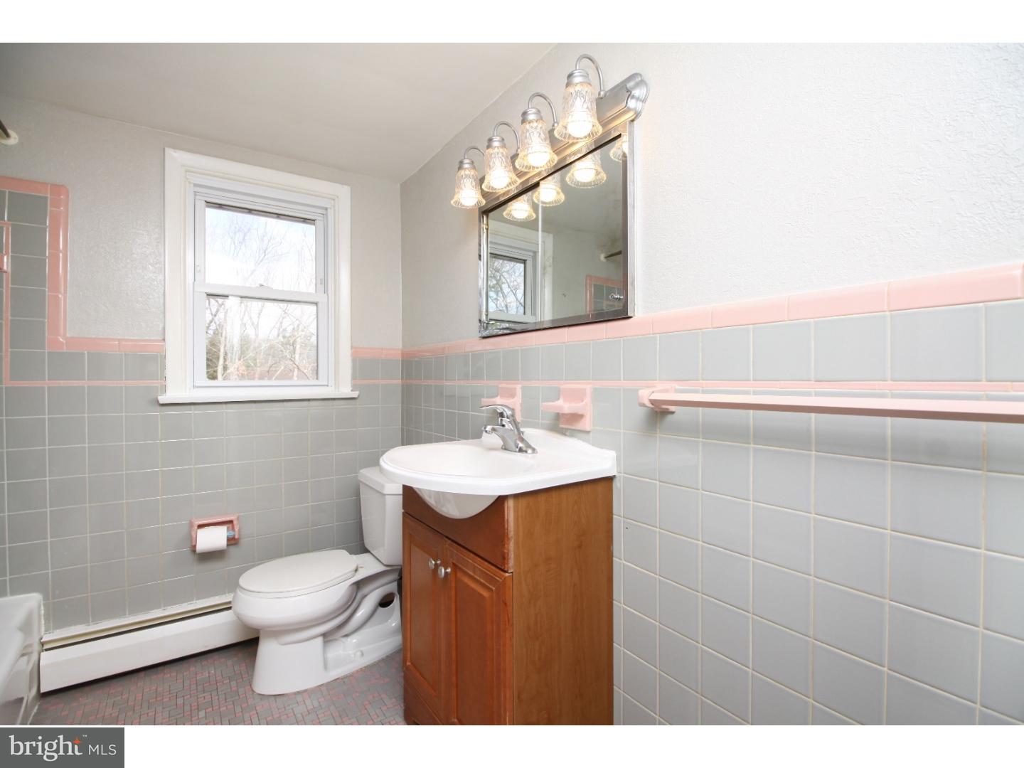 17 Amherst Road Voorhees, NJ 08043 - Photo 13 of 25 Bathroom