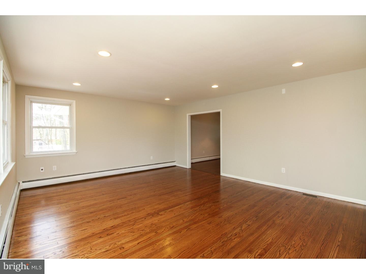 17 Amherst Road Voorhees, NJ 08043 - Photo 3 of 25 Living Room