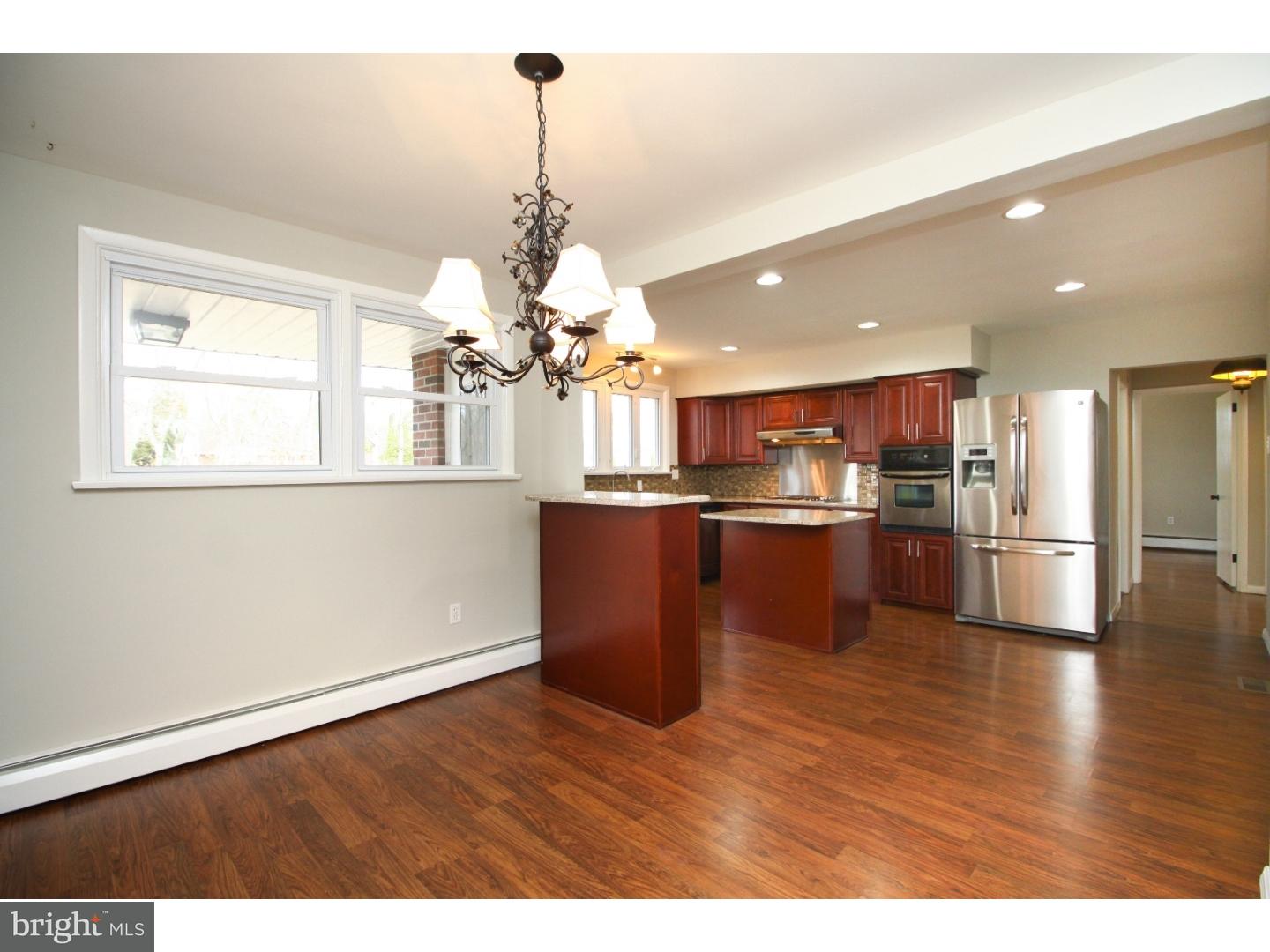 17 Amherst Road Voorhees, NJ 08043 - Photo 6 of 25 Dining Room