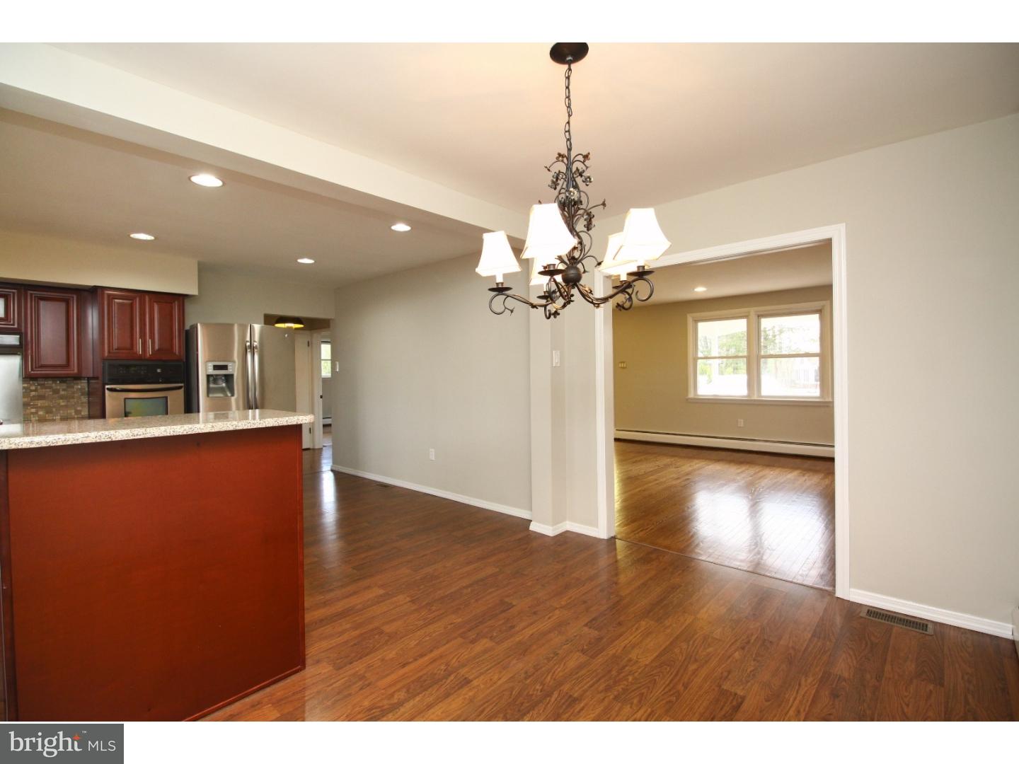 17 Amherst Road Voorhees, NJ 08043 - Photo 7 of 25 Dining Room