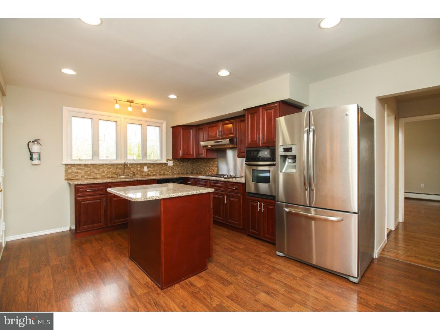 17 Amherst Road Voorhees, NJ 08043 - Photo 8 of 25 Kitchen