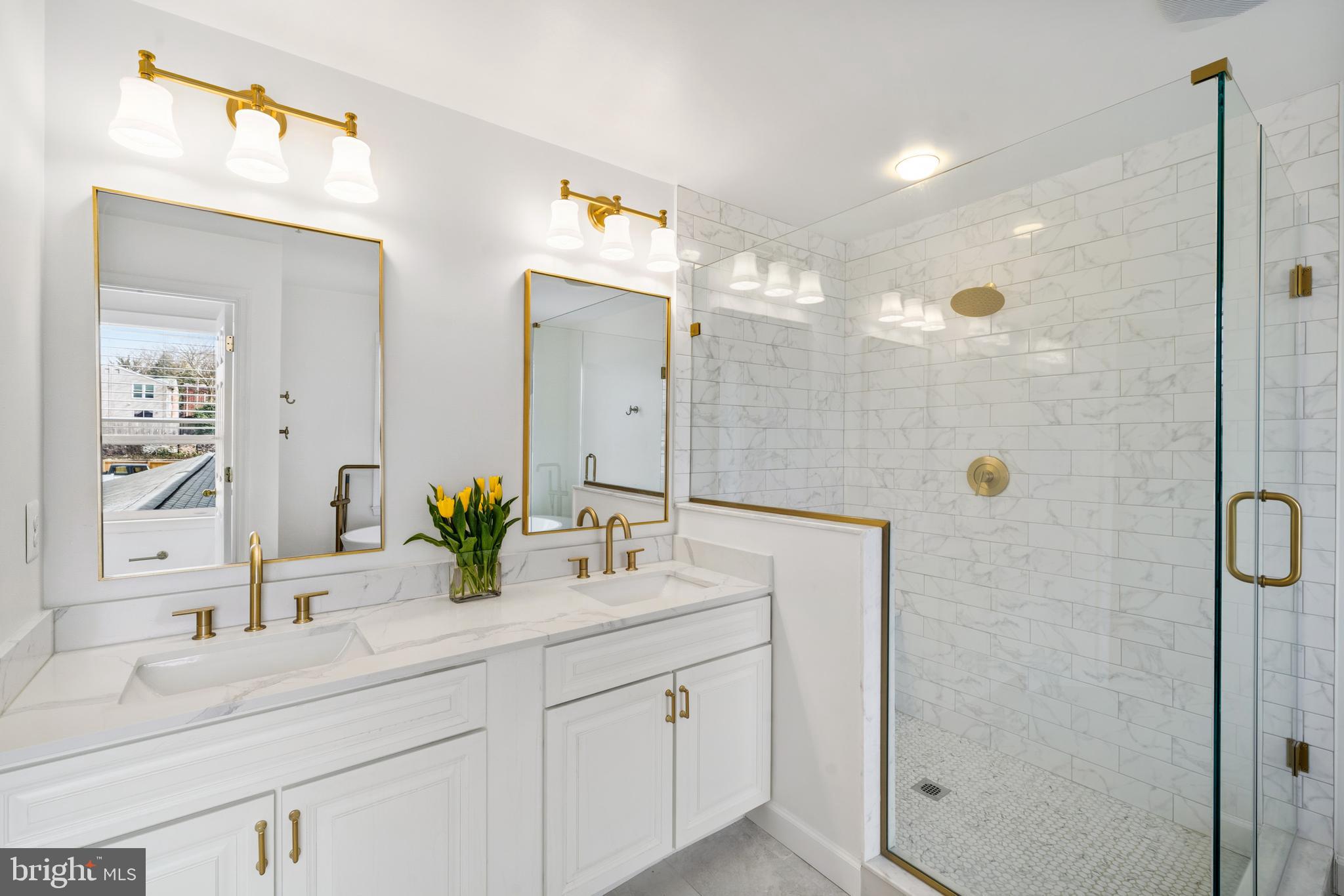 127 South Market Street Frederick, MD 21701 - Photo 19 of 37 Primary Bathroom (upper level)