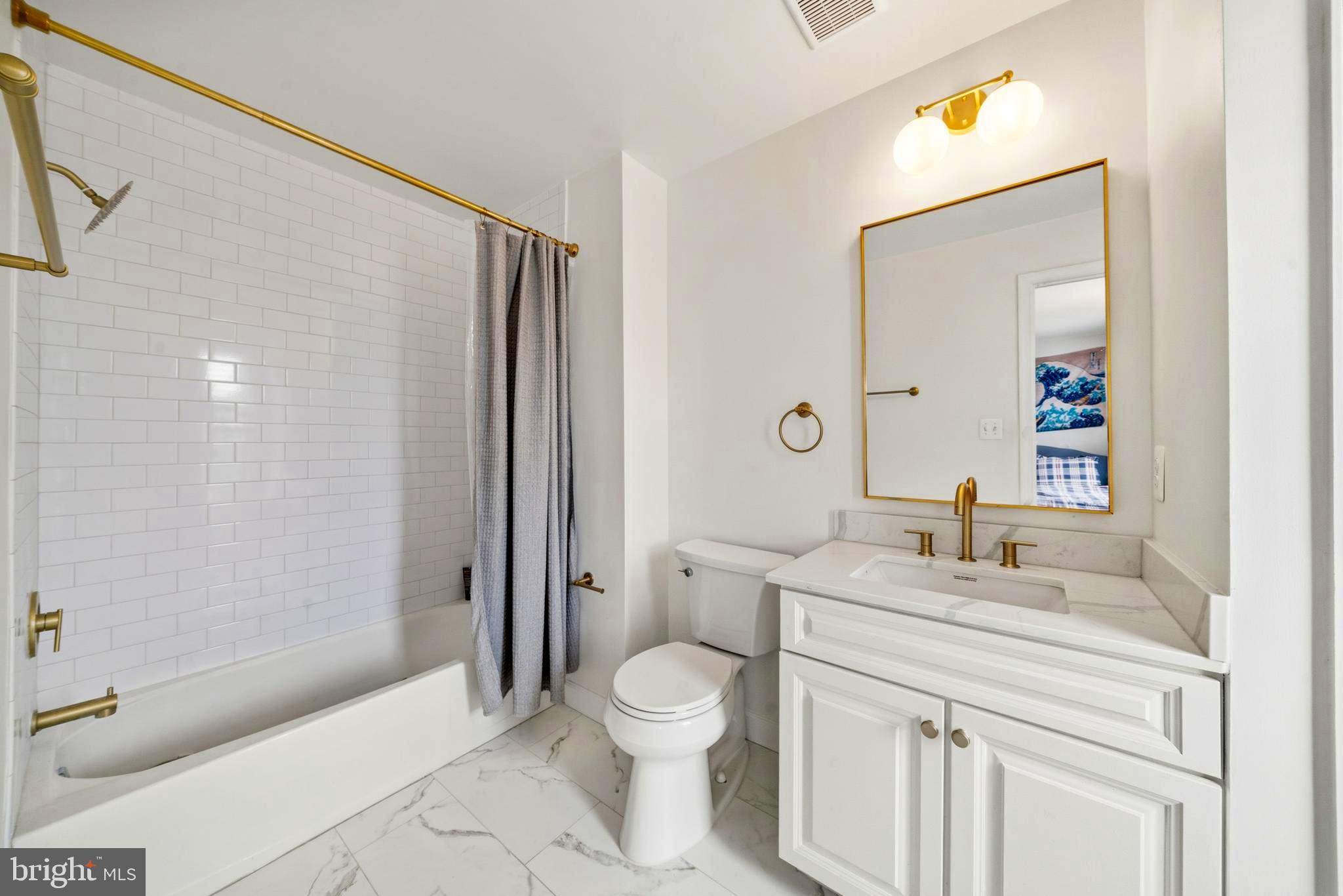 127 South Market Street Frederick, MD 21701 - Photo 22 of 37 Second Full Bathroom (upper level)