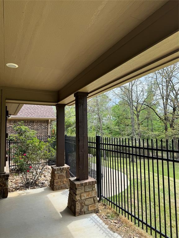 151 Smith Road Gladewater, TX 75647 - Photo 6 of 40