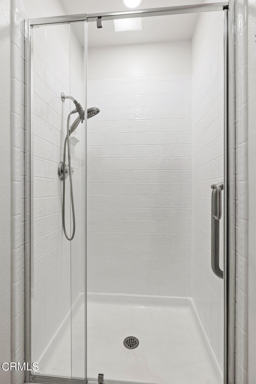 3764 Via Pacifica Walk Oxnard, CA 93035 - Photo 29 of 44 a bathroom with a bath tub
