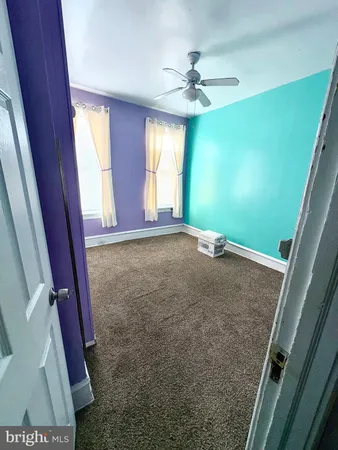 a view of empty room with window