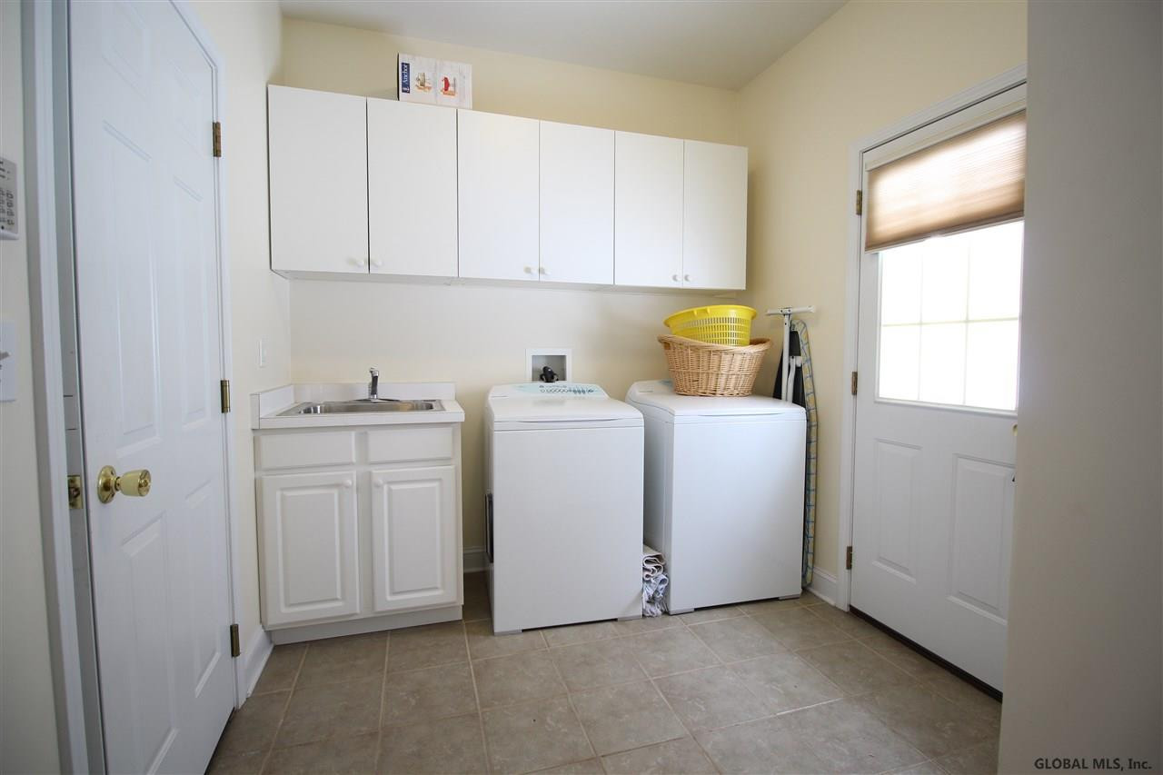 76 Maxwell Road Colonie, NY 12110 - Photo 31 of 38 Photo 31