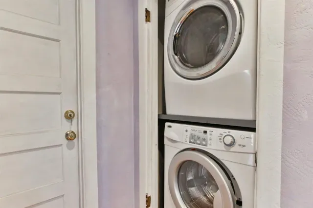 a close up view of a washer and dryer