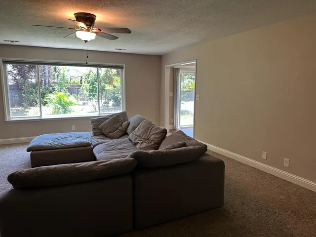 $475,000 | 6284 North Del Mar Avenue, Fresno, CA 93704