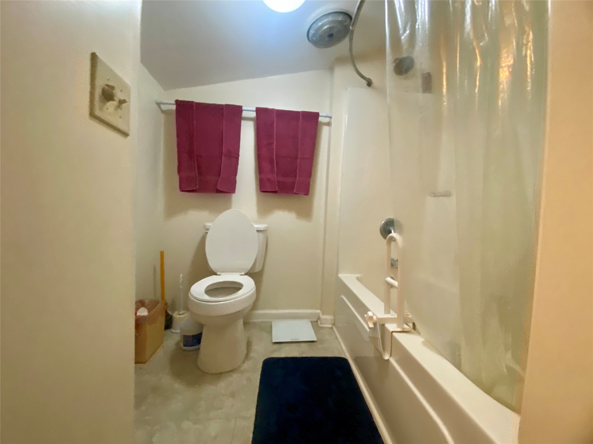 1135 Beaver Dam Road Washington, GA 30673 - Photo 17 of 42 a bathroom with a toilet and a shower