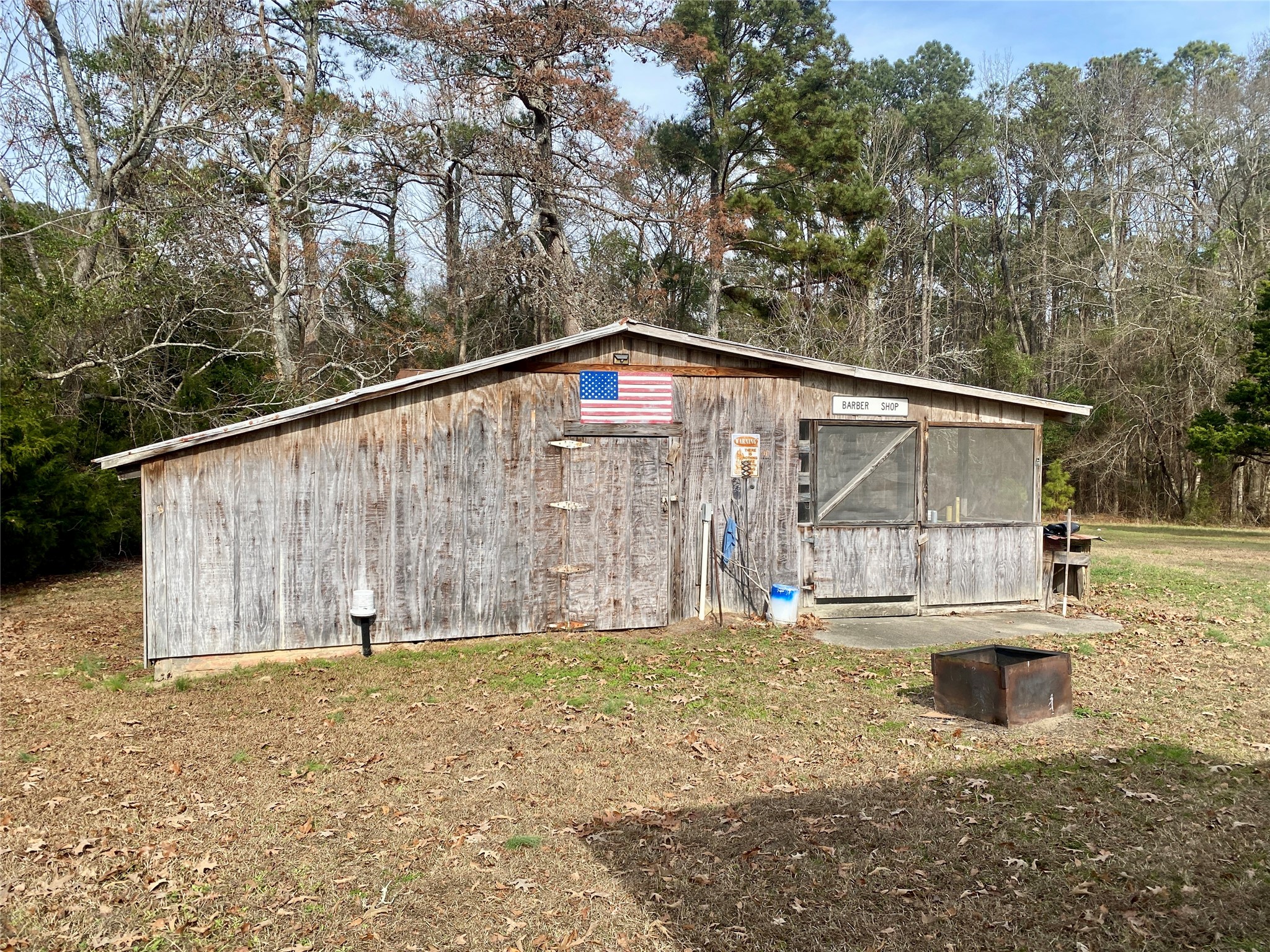 1135 Beaver Dam Road Washington, GA 30673 - Photo 28 of 42 a backyard of a house with lots of green space