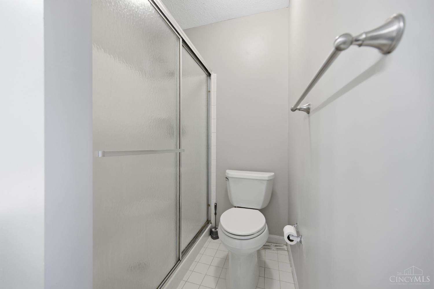 7633 Montgomery Road, Unit 3 Cincinnati, OH 45236 - Photo 24 of 37 Gallery Image 24