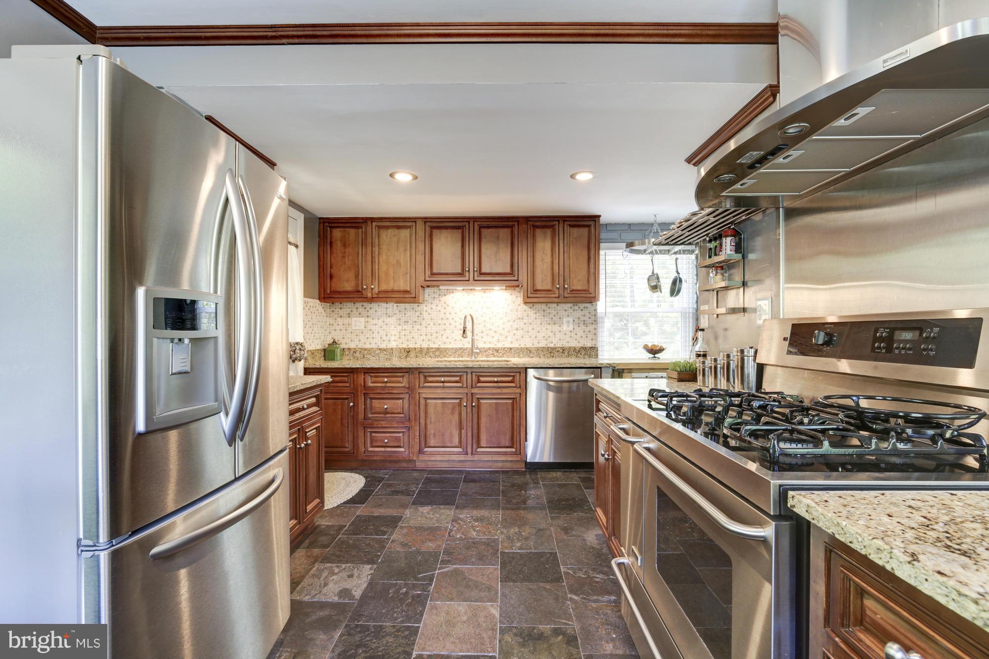 5721 Forest Road Cheverly, MD 20785 - Photo 11 of 30 Kitchen