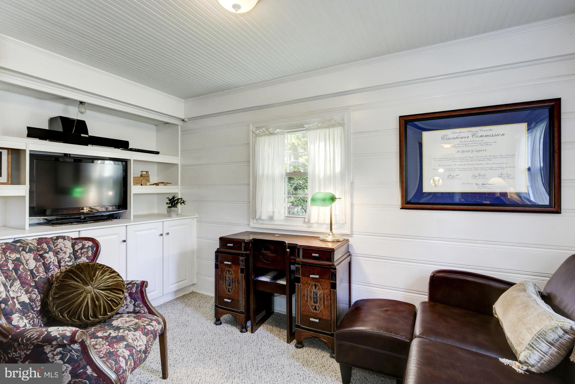 5721 Forest Road Cheverly, MD 20785 - Photo 8 of 30 Family Room