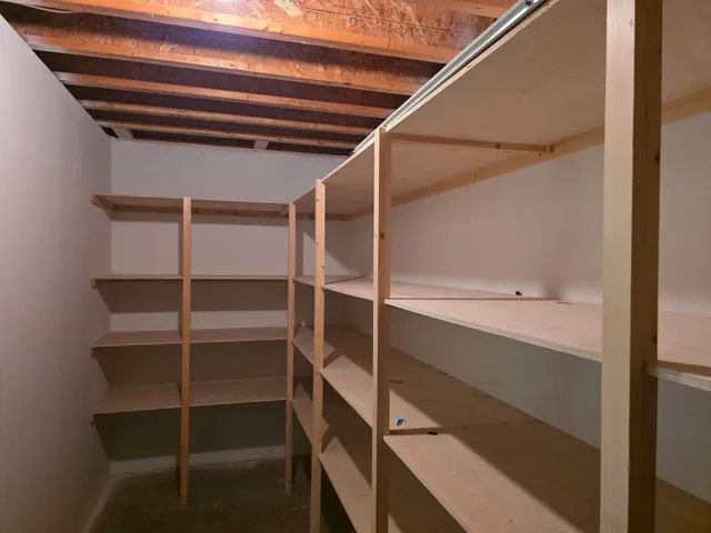 $339,900 | 305 Rock River Drive, Edgerton, MN 56128