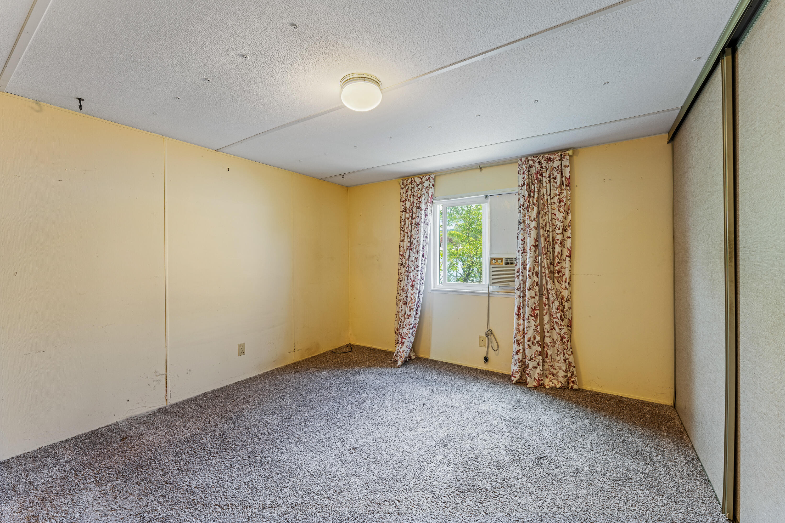 1241 Dowell Road, Unit 64 Grants Pass, OR 97527 - Photo 15 of 15 INT (7 of 10)