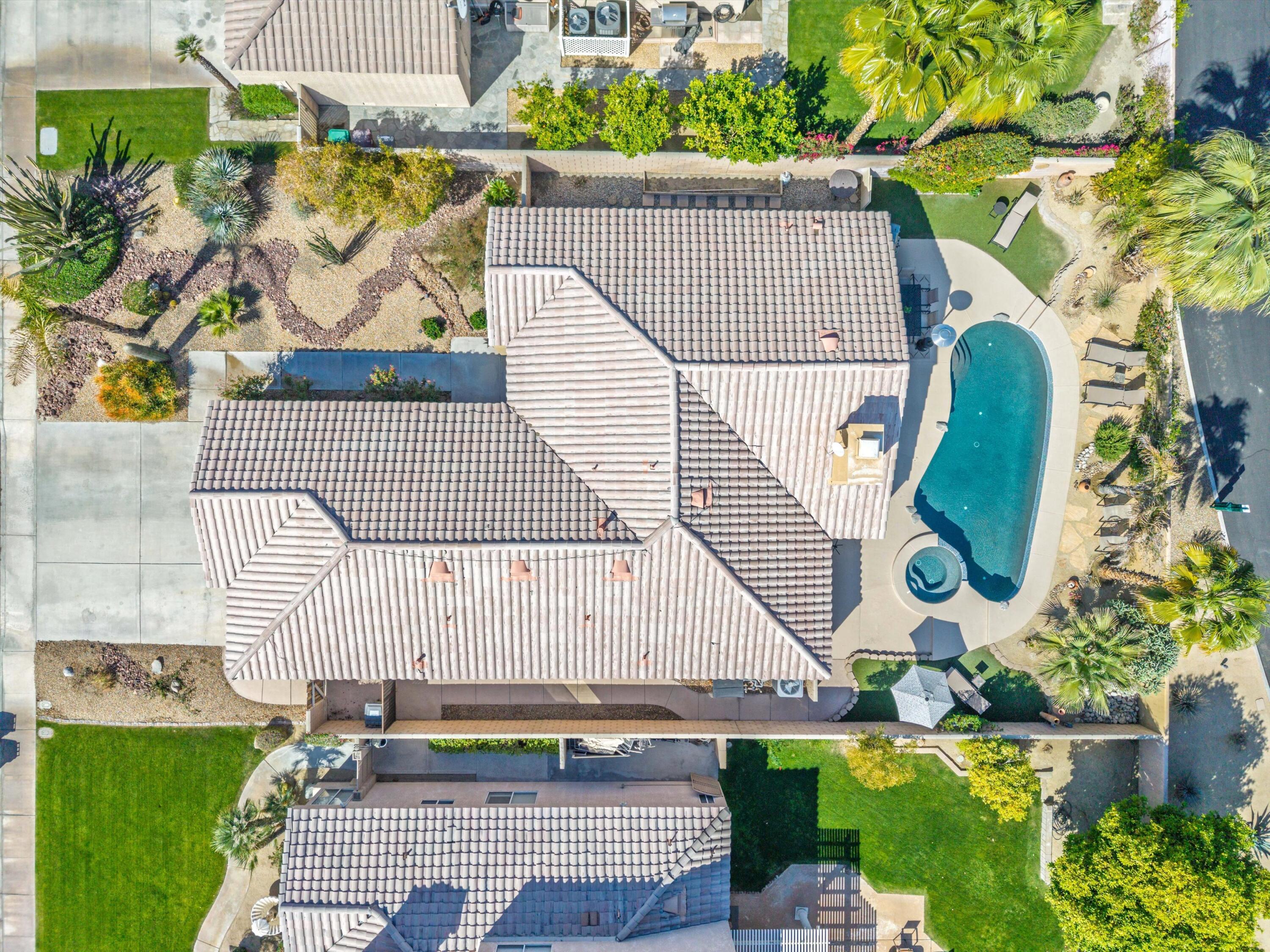 78330 Vía Sevilla La Quinta, CA 92253 - Photo 13 of 49 a view of outdoor space with garden view