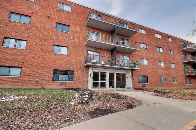 $78,400 | 2937 Westbrook Drive, Unit A107, Fort Wayne, IN 46805