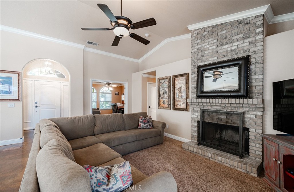 2232 Howard Street Kingsburg, CA 93631 - Photo 3 of 20