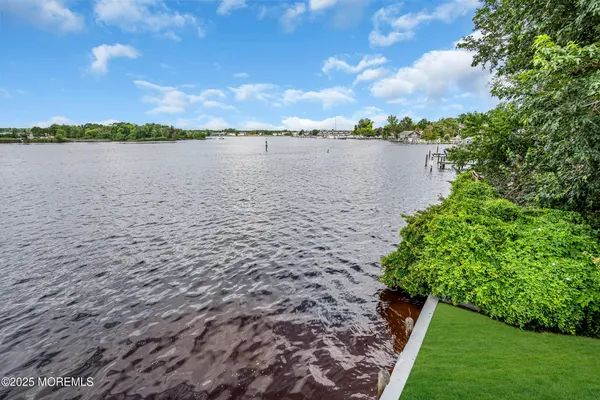 $3,525,000 | 35 Magnolia Lane, Toms River, NJ 08753