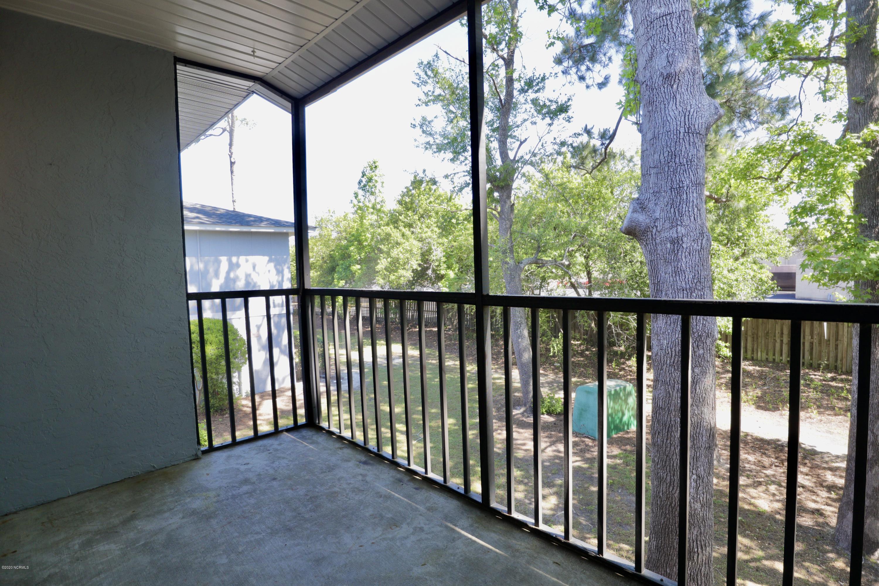 4435 Holly Tree Road Wilmington, NC 28412 - Photo 36 of 40 Screened-in Porch