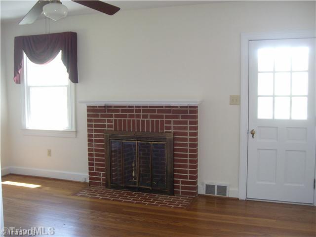6552 Germanton Road Germanton, NC 27019 - Photo 4 of 10 Living Room.