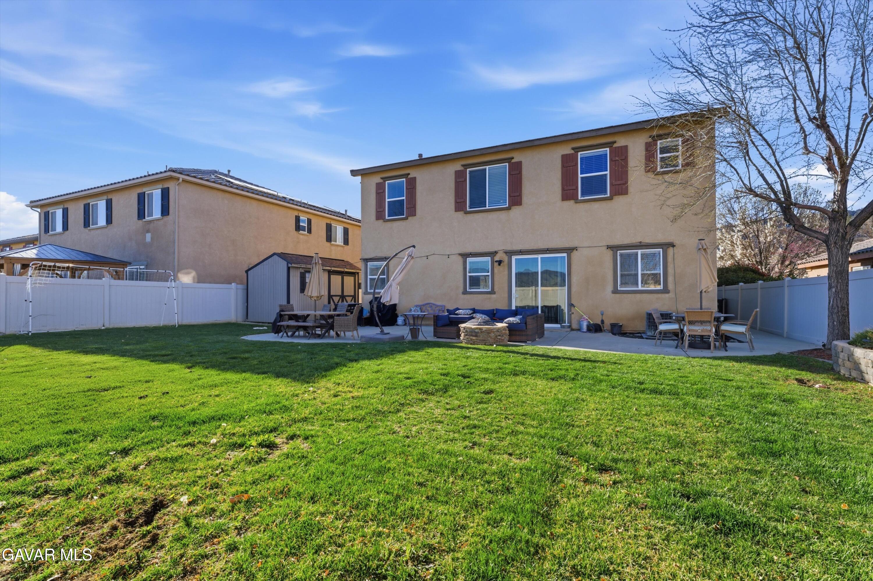 109 Oak Place Tehachapi, CA 93561 - Photo 4 of 25 a front view of house with yard and outdoor seating