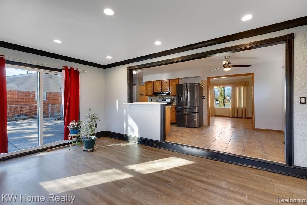 14064 Merriman Road Livonia, MI 48154 - Photo 10 of 24 GO0A8612.jpg