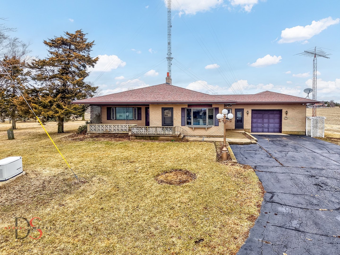 3476 East 27th Road Marseilles, IL 61341 - Photo 3 of 32 a front view of a house with swimming pool