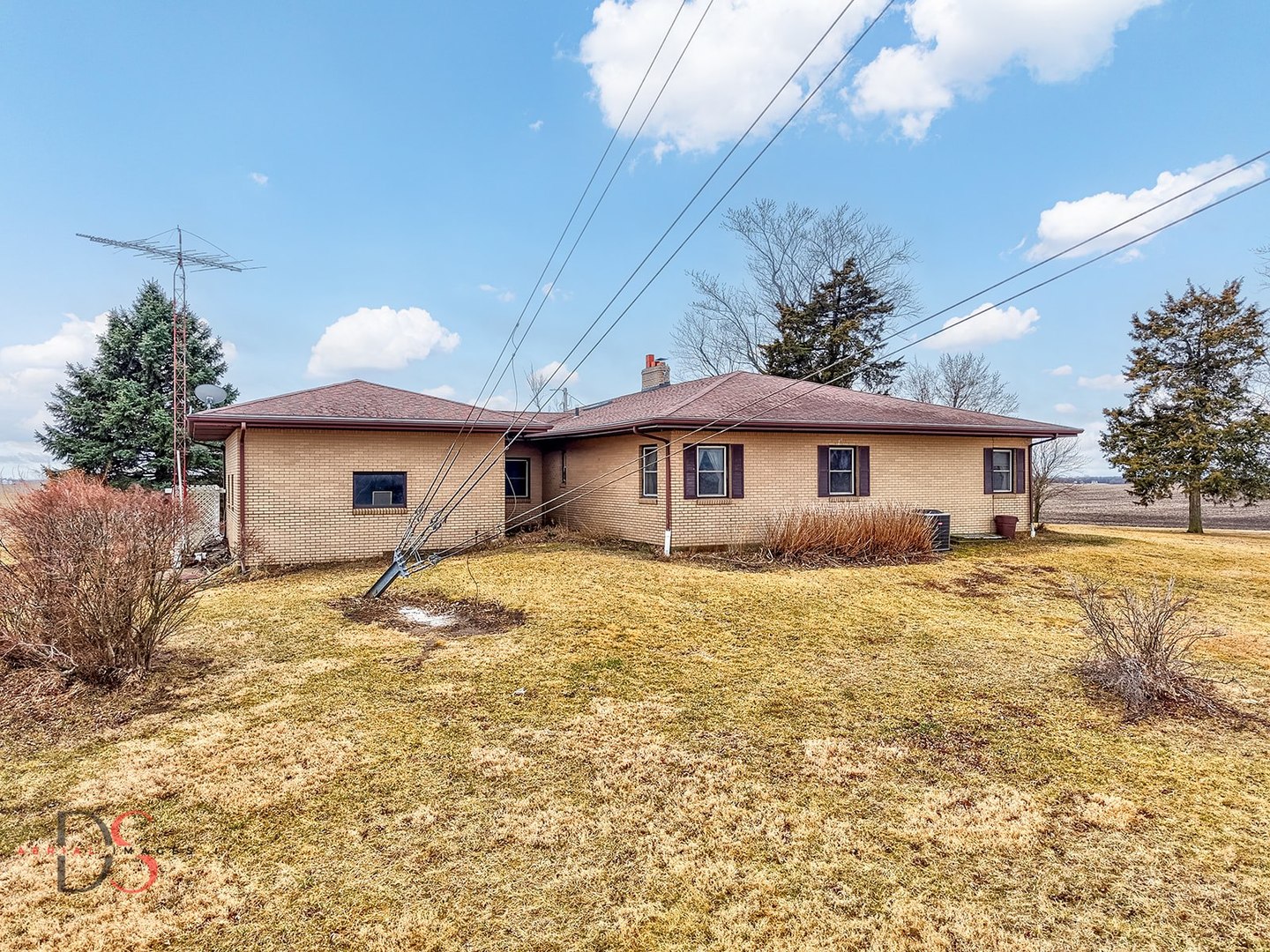 3476 East 27th Road Marseilles, IL 61341 - Photo 7 of 32 a front view of house with yard and trees